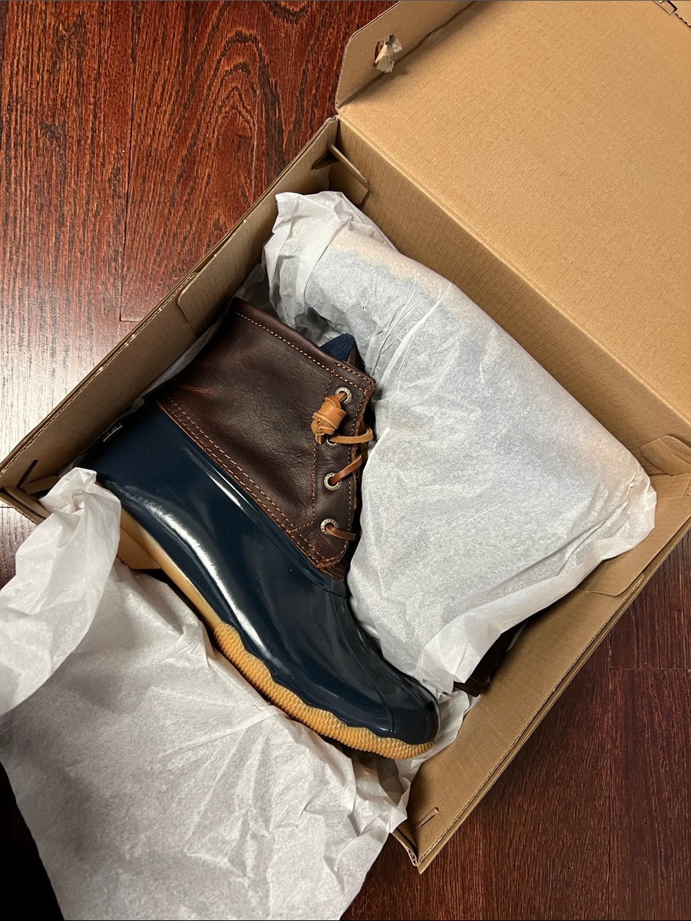 NWT Women’s Sperry Navy and Brown Duck Boots size 7